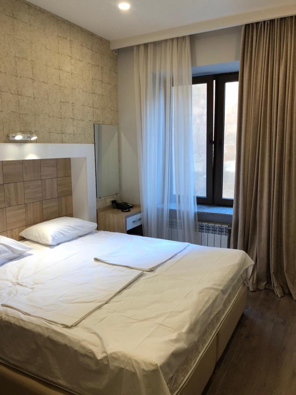 Apartment On Moskovyan 31 Jerevan Buitenkant foto